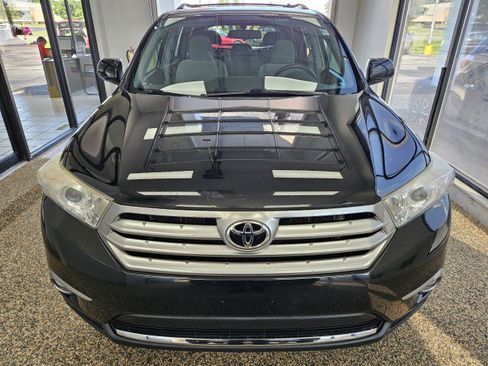 Used 2013 Toyota Highlander Plus FWD image 6