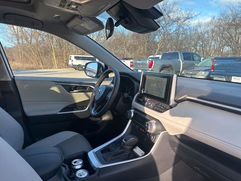 Used 2025 Toyota RAV4 XLE Premium image 14