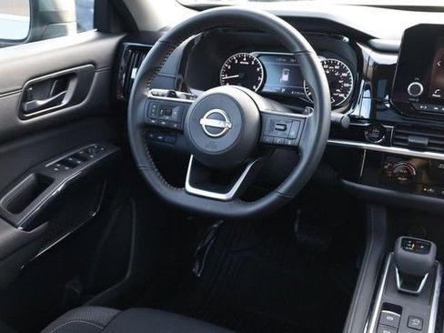 Certified 2025 Nissan Pathfinder SV w/ SV Premium Package FWD image 25