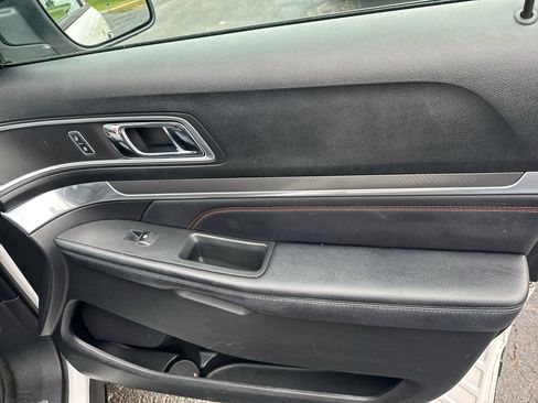 Used 2016 Ford Explorer Sport w/ Equipment Group 401A image 8