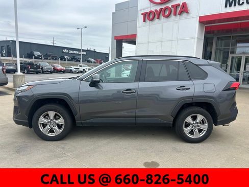 Used 2025 Toyota RAV4 XLE AWD/4WD image 11