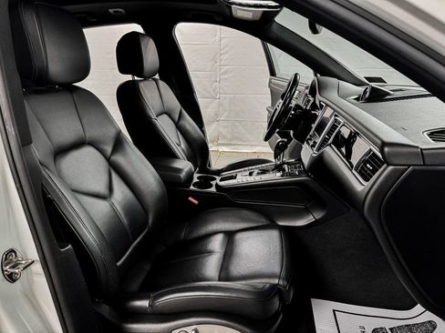 Used 2017 Porsche Macan S image 12