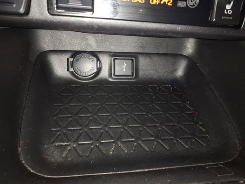 Used 2021 Toyota RAV4 XLE w/ Convenience Package image 16