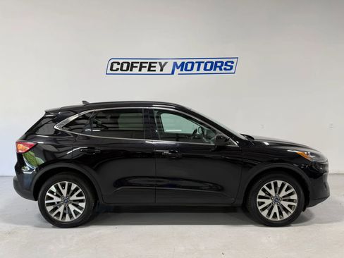 Used 2021 Ford Escape Titanium AWD/4WD image 7