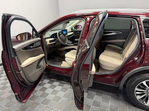 Used 2023 Lincoln Nautilus FWD w/ Premium Package image 13