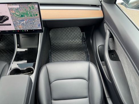 Used 2018 Tesla Model 3 Long Range image 15