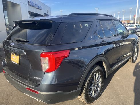 Used 2022 Ford Explorer XLT w/ Equipment Group 202A image 7