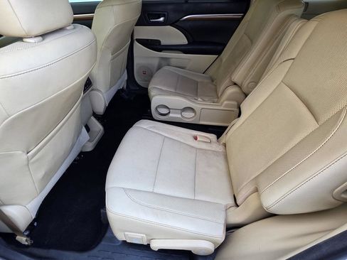 Used 2017 Toyota Highlander Limited FWD image 9