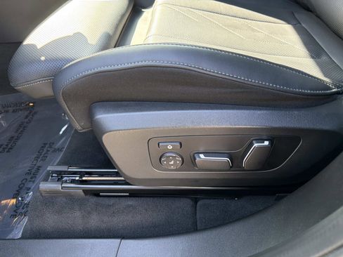 Used 2025 BMW X3 M50 w/ Premium Package image 17