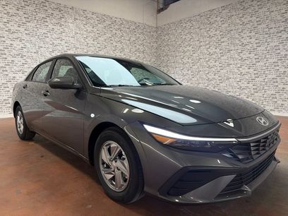 New 2026 Hyundai Elantra SE