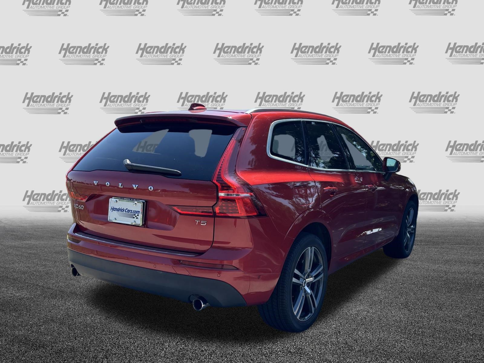 Used 2019 Volvo XC60 T5 Momentum w/ Multimedia Package FWD image 10