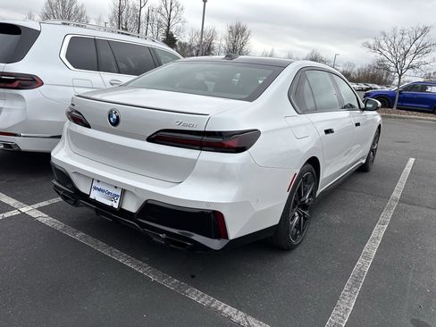 Used 2023 BMW 760i xDrive w/ Executive Package image 23