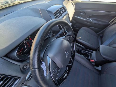 Used 2025 Mitsubishi Outlander Sport ES image 14