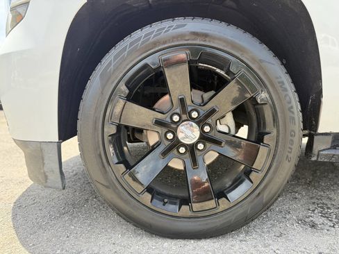 Used 2018 Chevrolet Tahoe LT RWD image 29