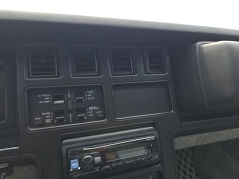Used 1987 Chevrolet Corvette Coupe RWD image 12