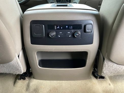 Used 2016 GMC Yukon SLT RWD image 37