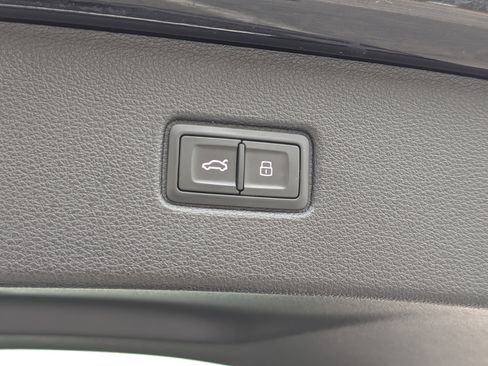 Used 2018 Audi Q7 3.0T Prestige w/ Prestige Package image 22