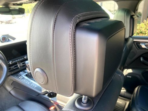 Used 2020 Porsche Macan image 20