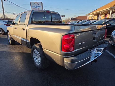 Used 2005 Dodge Dakota SLT image 4