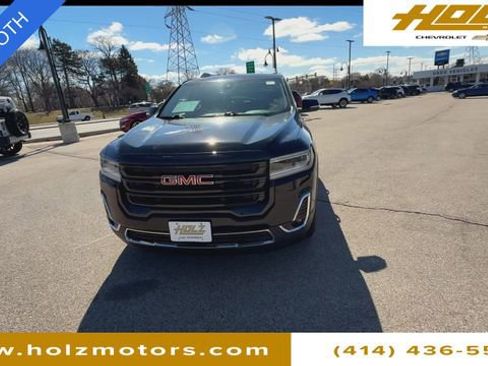 Certified 2023 GMC Acadia SLT image 3