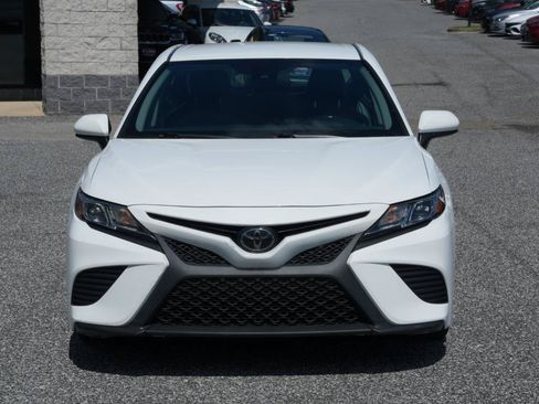 Used 2020 Toyota Camry SE FWD image 2