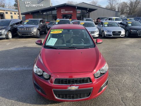 Used 2016 Chevrolet Sonic LT image 8