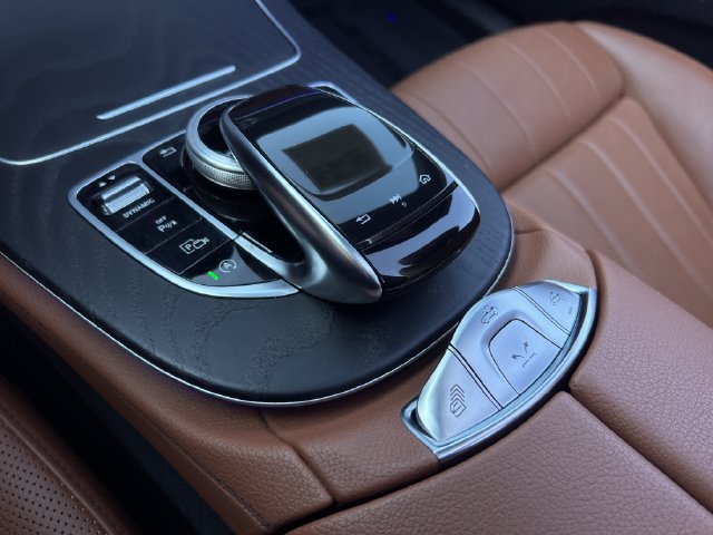 Used 2019 Mercedes-Benz E 450 4MATIC Cabriolet w/ Premium 1 Package image 27