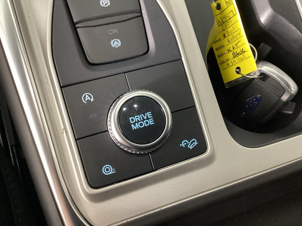 Used 2024 Ford Explorer XLT w/ Equipment Group 202A AWD/4WD image 26