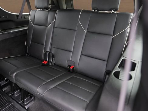 Certified 2025 Cadillac Escalade ESV Premium Luxury image 41