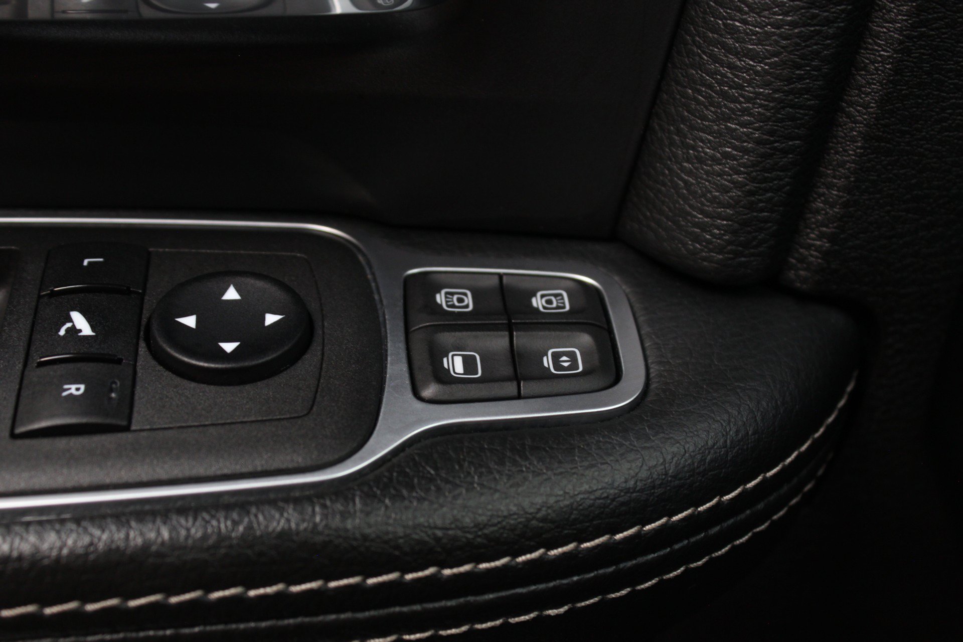 Used 2024 RAM 2500 Laramie w/ Night Edition AWD/4WD image 48