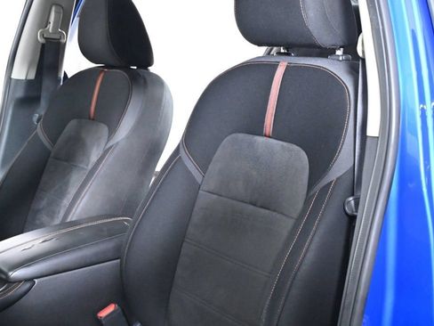 Certified 2022 Nissan Sentra SR FWD image 25