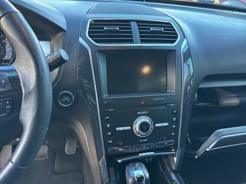 Used 2019 Ford Explorer Sport image 12