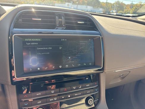 Used 2020 Jaguar F-PACE Portfolio image 11
