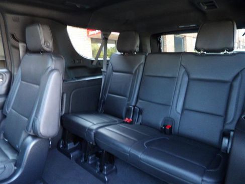 Used 2021 GMC Yukon XL Denali w/ Denali Premium Package image 13