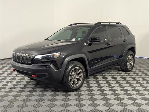 Used 2022 Jeep Cherokee Trailhawk image 9