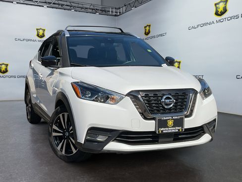 Used 2020 Nissan Kicks SR w/ SR Premium Package image 3