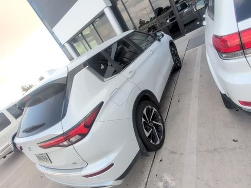 Used 2022 Mitsubishi Outlander SE FWD image 14