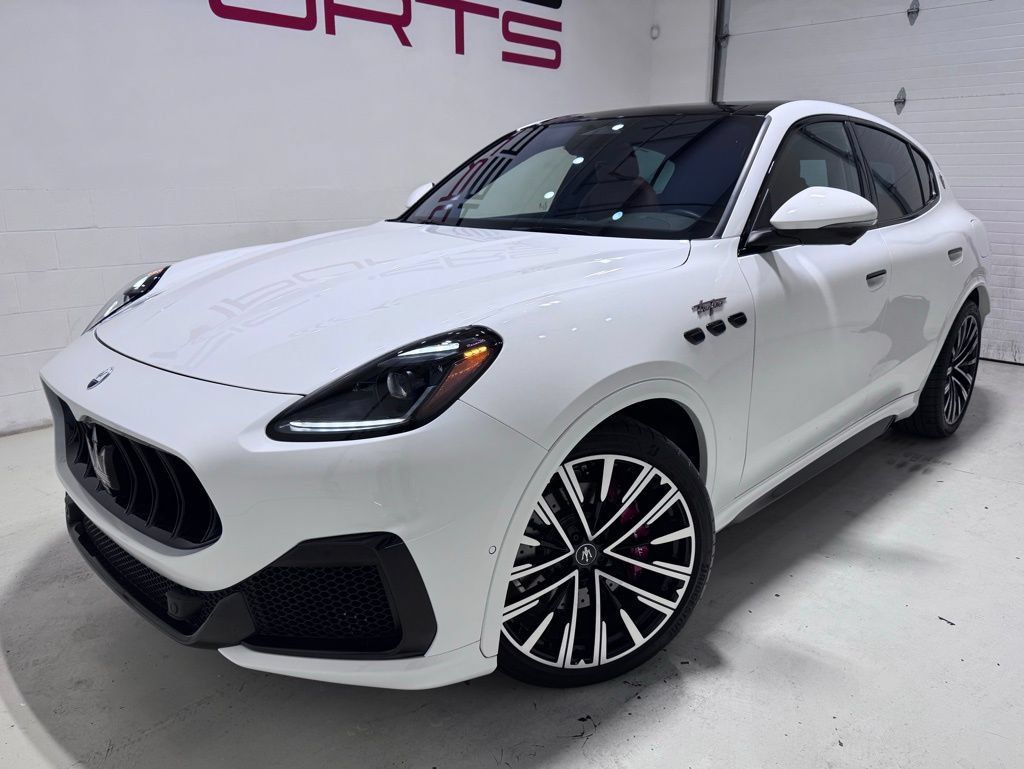 Used 2024 Maserati Grecale Trofeo AWD/4WD image 2