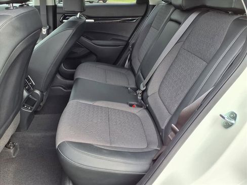Used 2025 Kia Seltos S image 11