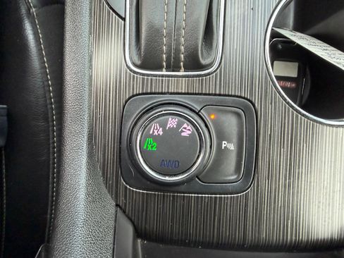 Used 2018 GMC Acadia SLT w/ LPO, Cargo Package image 23