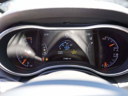 Used 2021 Jeep Grand Cherokee Limited w/ Luxury Group II AWD/4WD image 18