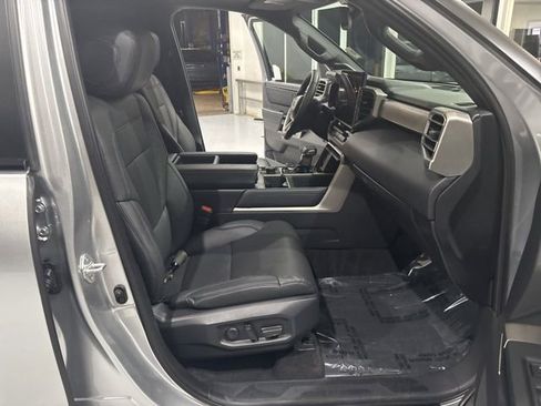 Used 2025 Toyota Tundra Limited image 27