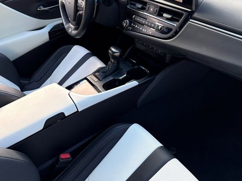 Used 2023 Lexus ES 350 F Sport w/ Accessory Package (Z1) image 31