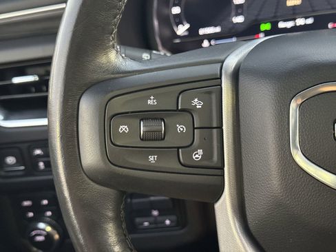 Used 2022 GMC Yukon XL SLT w/ SLT Premium Package image 19