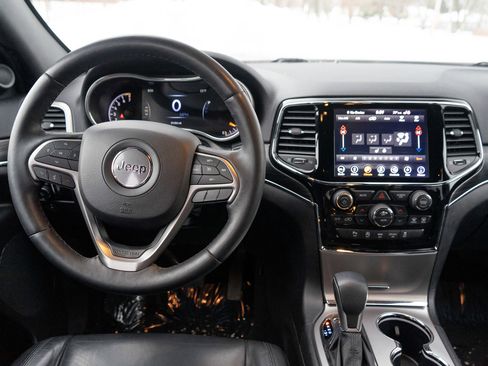 Used 2019 Jeep Grand Cherokee Limited image 12