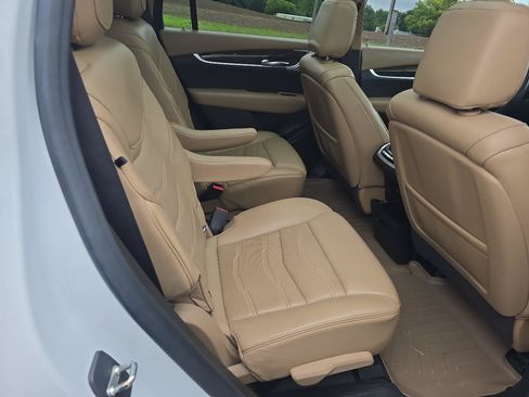 Used 2020 Cadillac XT6 Premium Luxury w/ Platinum Package AWD/4WD image 5