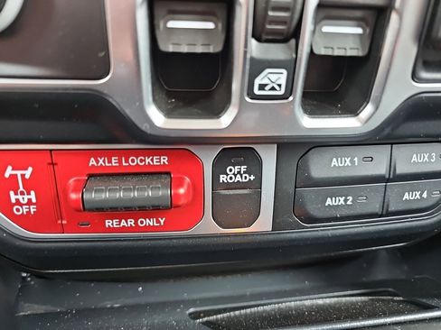 Used 2024 Jeep Wrangler Unlimited Sport AWD/4WD image 27
