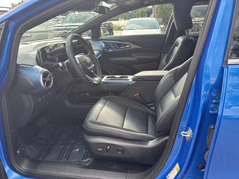 Used 2025 Chevrolet Equinox EV LT w/ Convenience Package FWD image 4