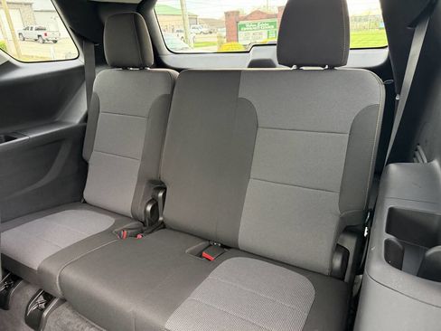 Used 2020 Chevrolet Traverse LT image 24