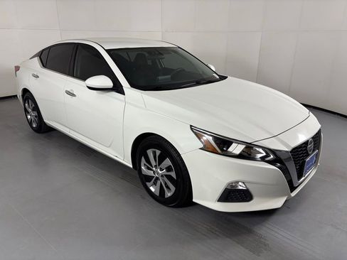 Used 2019 Nissan Altima 2.5 S FWD image 2